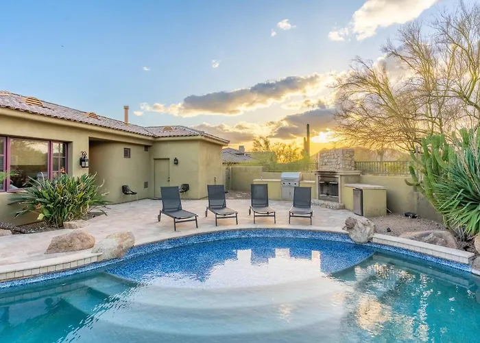 Dom wakacyjny Luxury Estate With Pool Desert Views & Casita