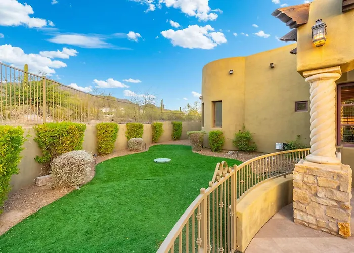 Dom wakacyjny Luxury Estate With Pool Desert Views & Casita *