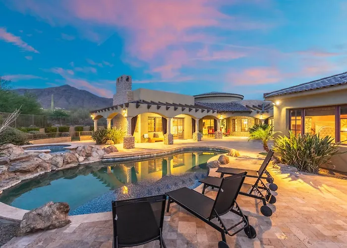 Dom wakacyjny Luxury Estate With Pool Desert Views & Casita