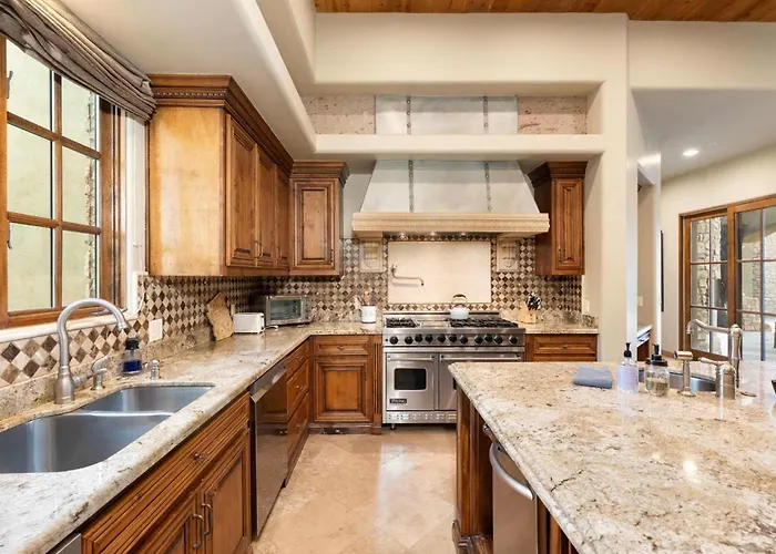 Luxury Estate With Pool Desert Views & Casita